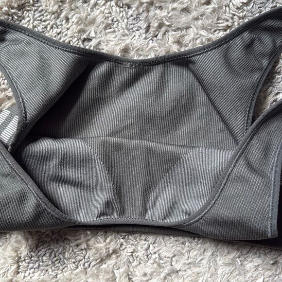 Outdoor Voices Seamless Ribbed Longline Bra - Picture 4 of 4